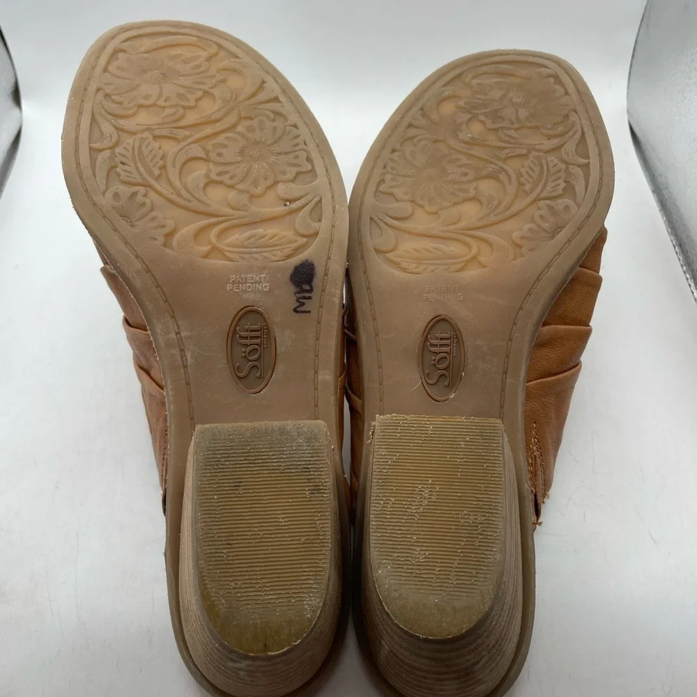 Sofft Women's Tan Leather wedges size 8